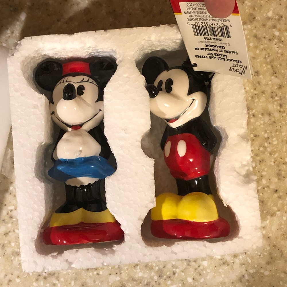 Mickey and Mini Mouse salt and pepper shakers